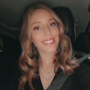 Meet your Posher, Dana